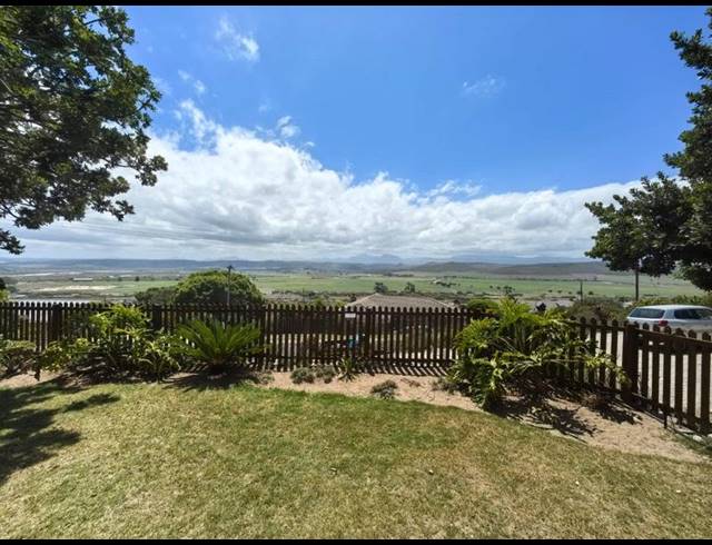 5 BEDROOM HOUSE FOR SALE IN FRAAIUITSIG
